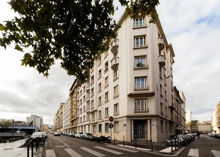 In | Confortable | Metro Garibaldi Lyon